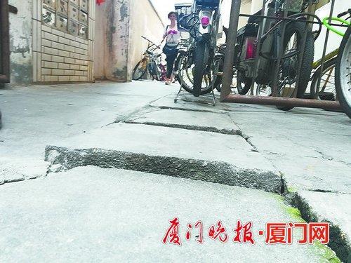 豆仔尾路308号居民,你家门口的路面可放心走啦